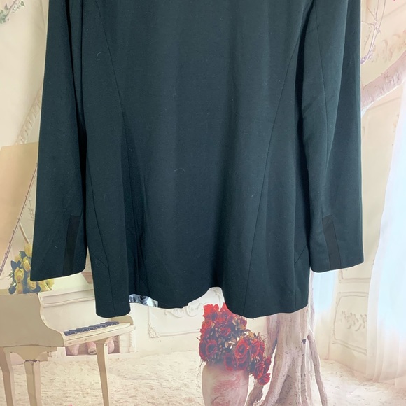 NEW Katherine Barclay Floral lined boyfriend blazer in Black - Picture 6 of 9